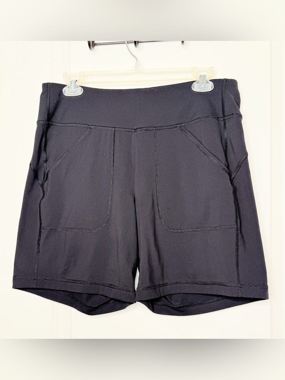 Duluth Trading Co Womens M Black 7” Inseam Stretch Hiking Athletic Shorts